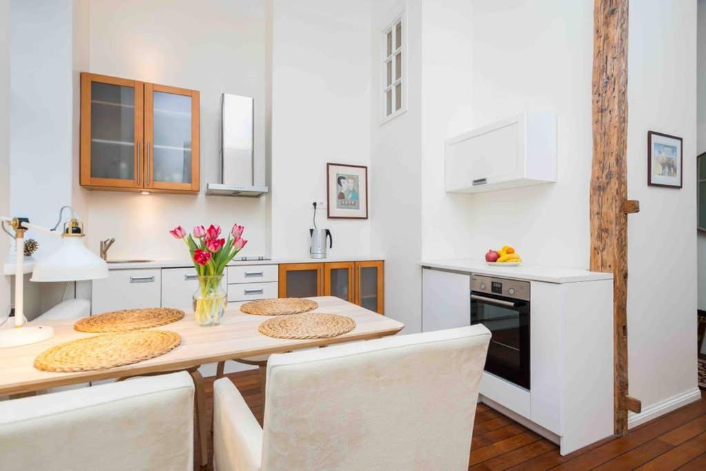 Best Location, Beautiful And Quiet Old Town Apt. 탈린 외부 사진